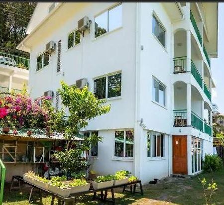 Manfiyo Guest House Anse Boileau Exterior foto